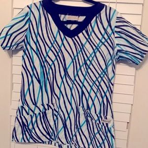 Women’s scrub top size small